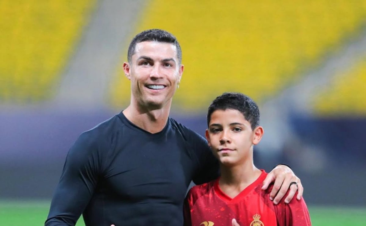 Así es Cristiano Jr, el 'clon futbolístico' de Cristiano Ronaldo, su papá