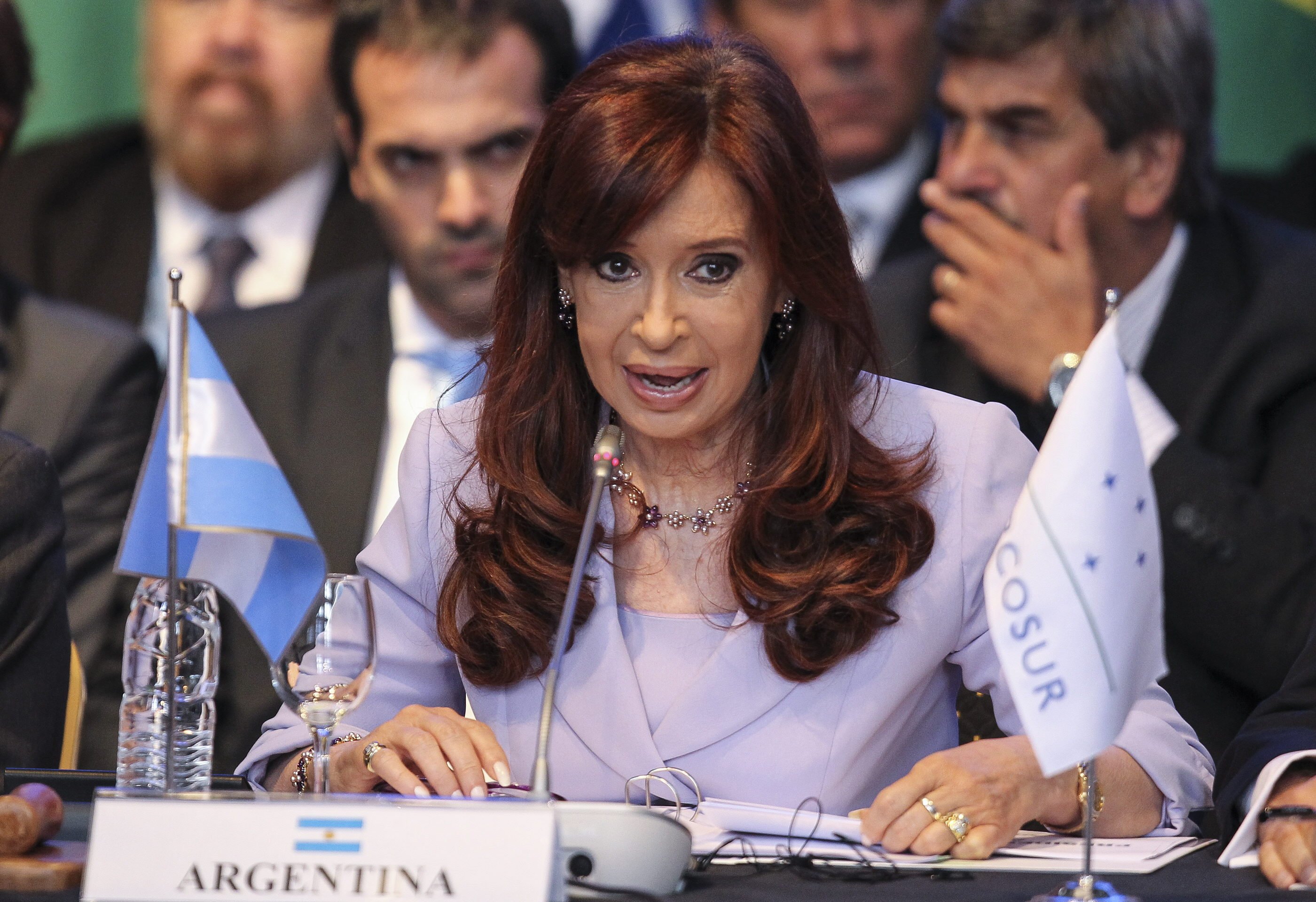 Procesan a ex presidenta argentina Cristina Fernández por asociación ilícita