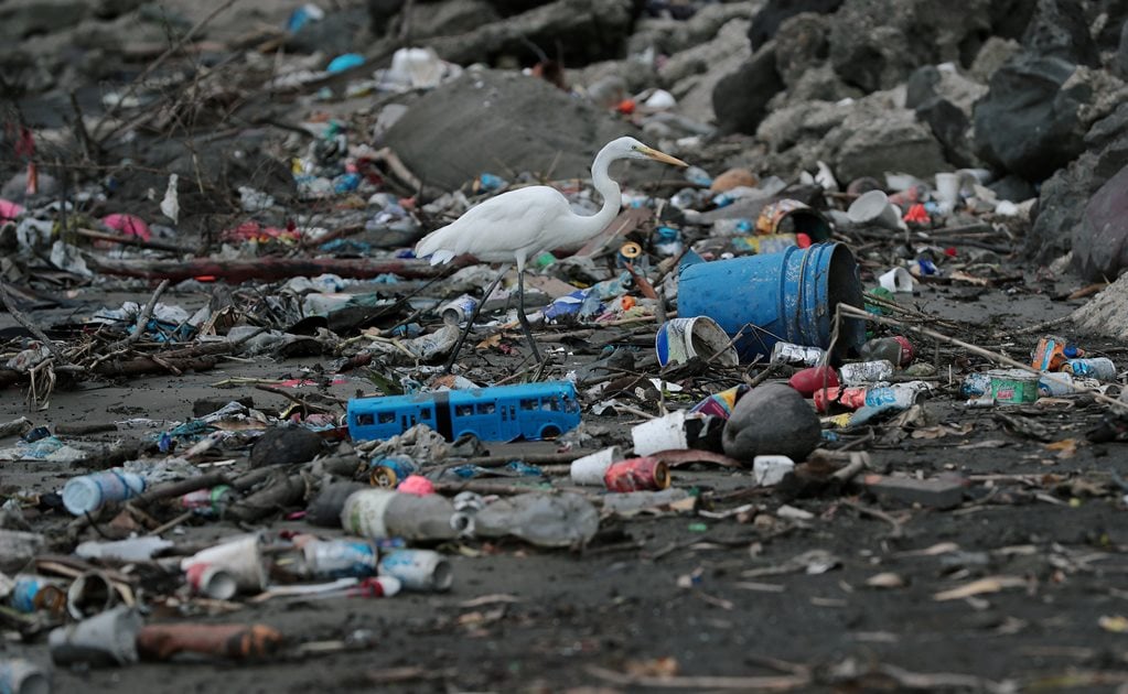 Panamá, primer país de Centroamérica en prohibir bolsas de plástico
