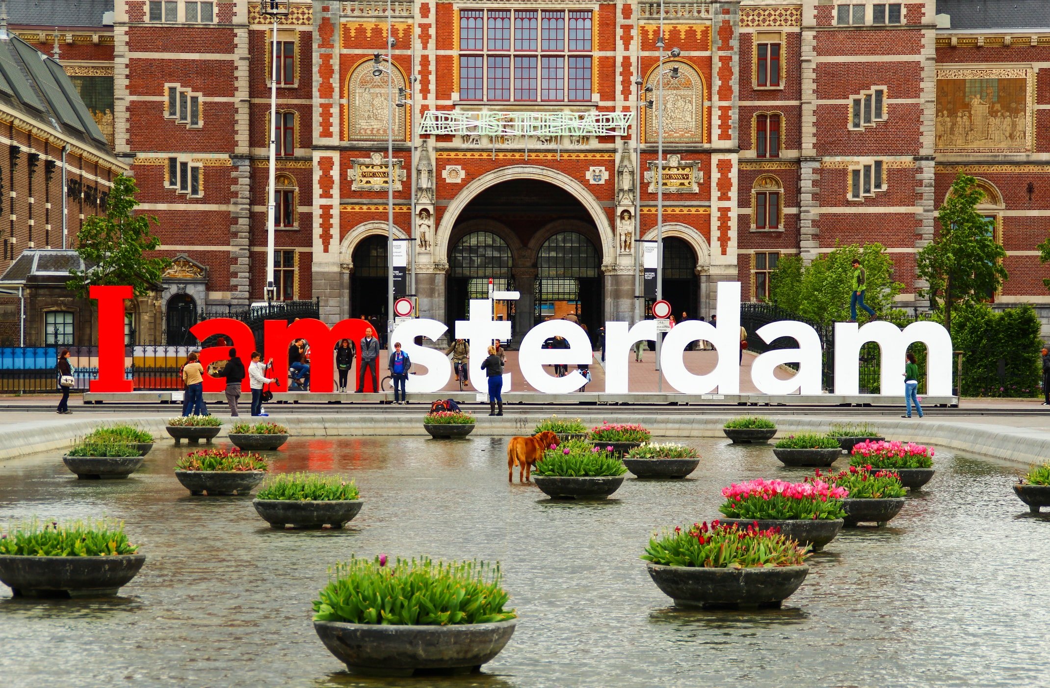 Retiran el famoso letrero "I Amsterdam" por ser símbolo del turismo masivo
