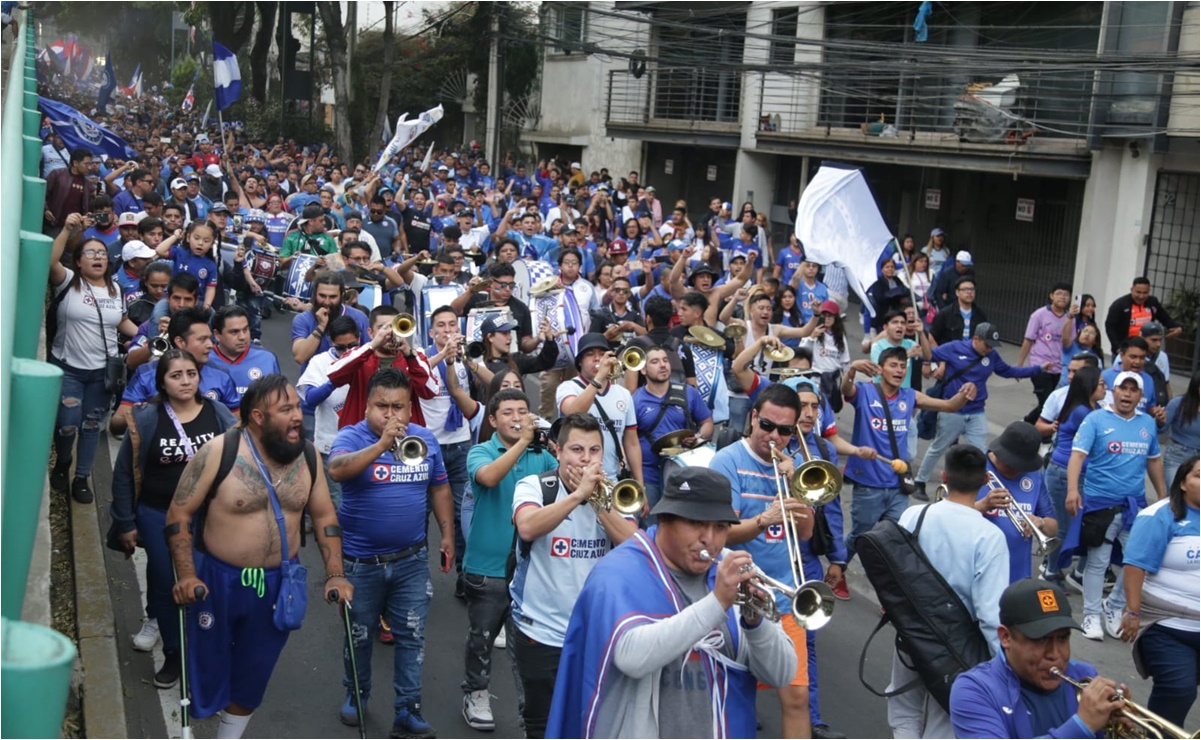 Caravana y fiesta cementera, La Sangre Azul regresó al estadio Ciudad de los Deportes