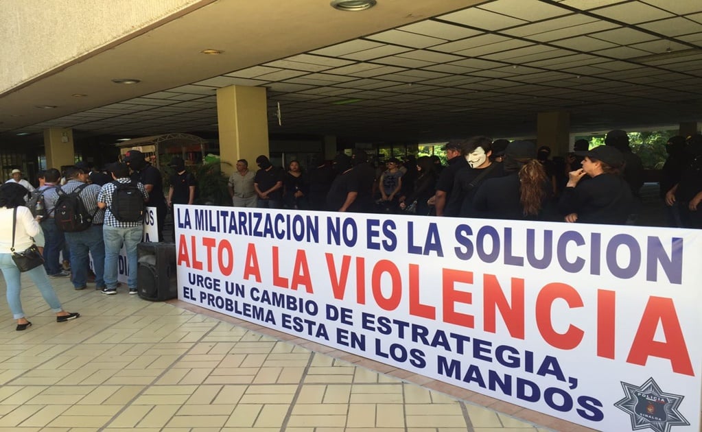 Piden retirar a militares de los mandos policiacos en Sinaloa