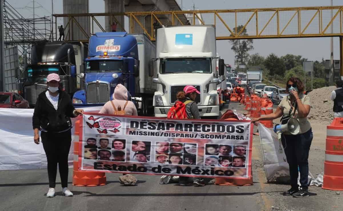 Familiares de personas desaparecidas bloquean la México -Toluca