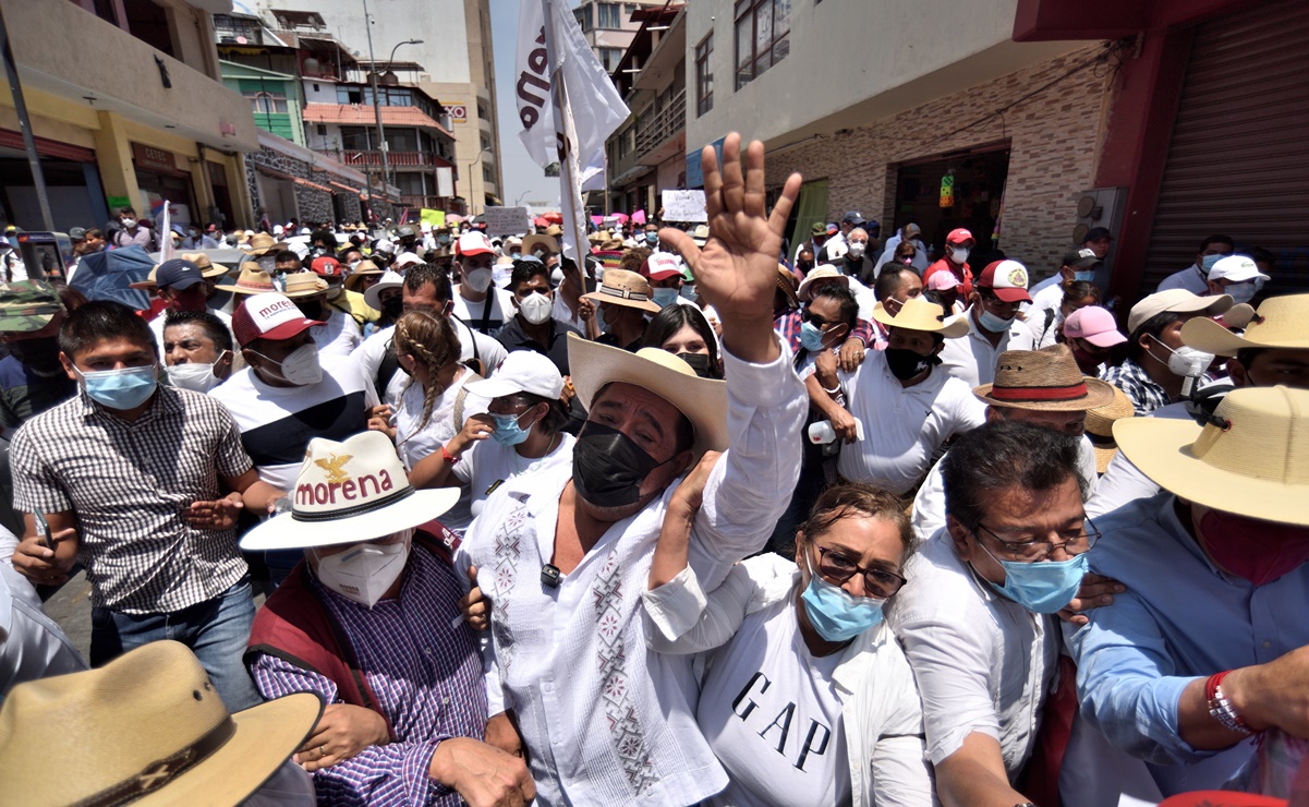 Félix Salgado exige con marcha que INE le regrese su candidatura