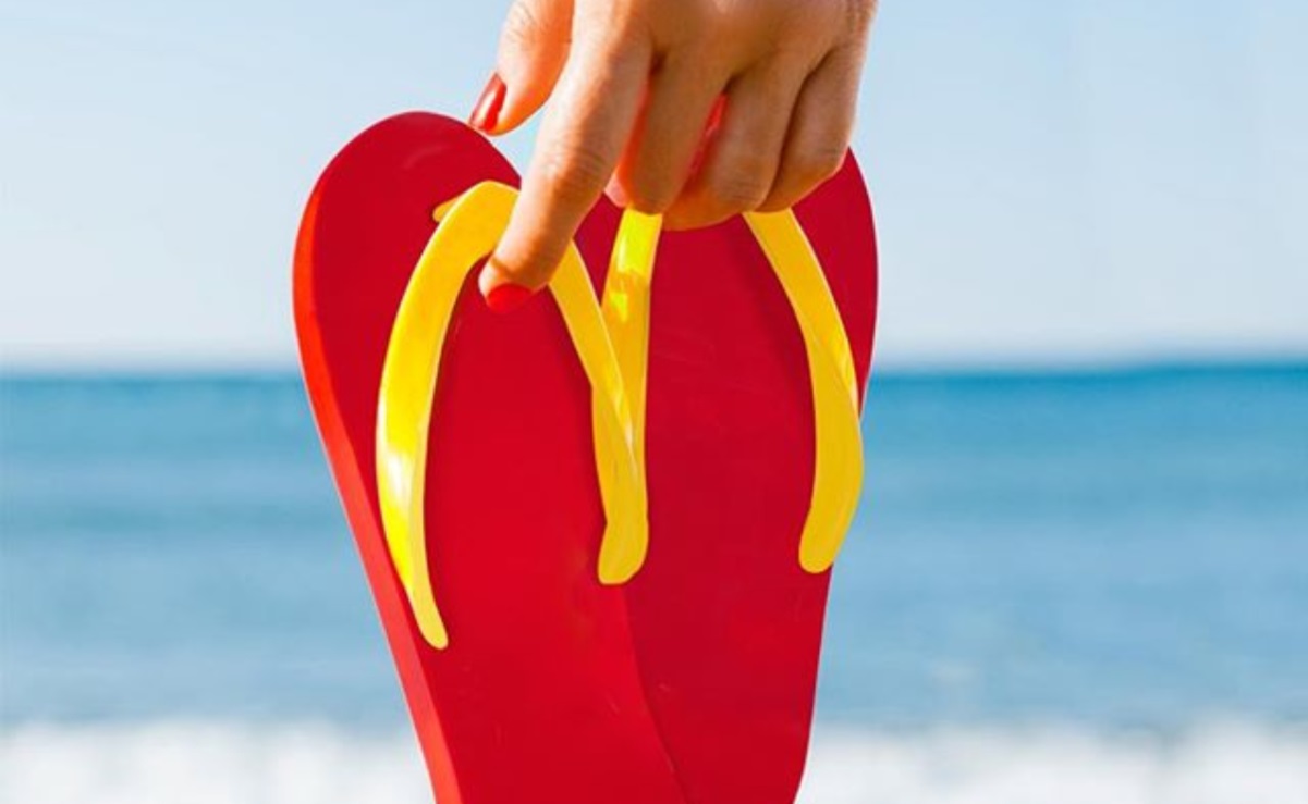 McDonald’s lanza de trajes de baño hechos con popotes reciclables