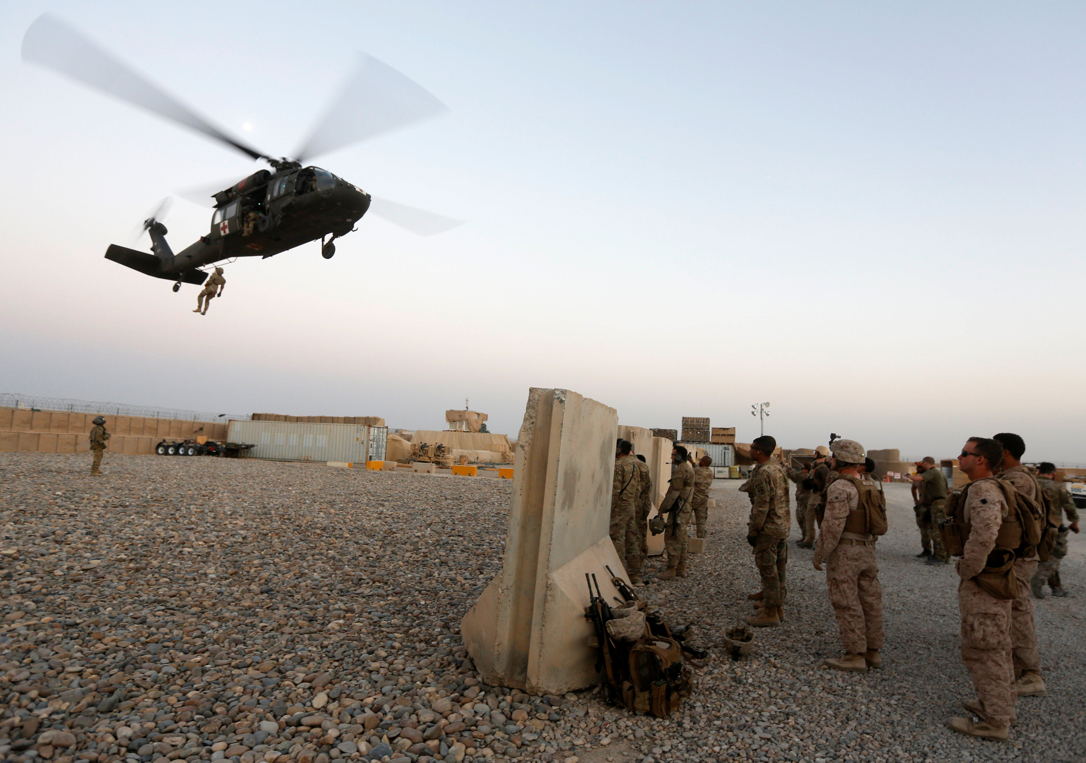 Retiro de tropas en Afganistán sería "a riesgo" de EU, asegura el Pentágono