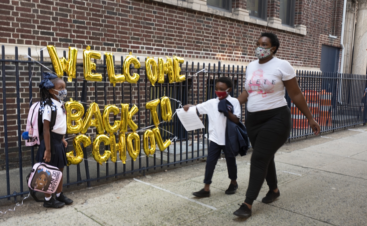 Reanudan clases escuelas presenciales en NY por primera vez desde el estallido del Covid