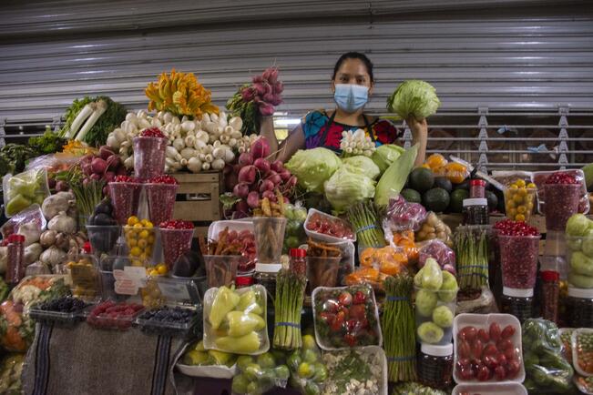 La Cruz, el mercado que mantiene vivas las tradiciones patrias en Querétaro 