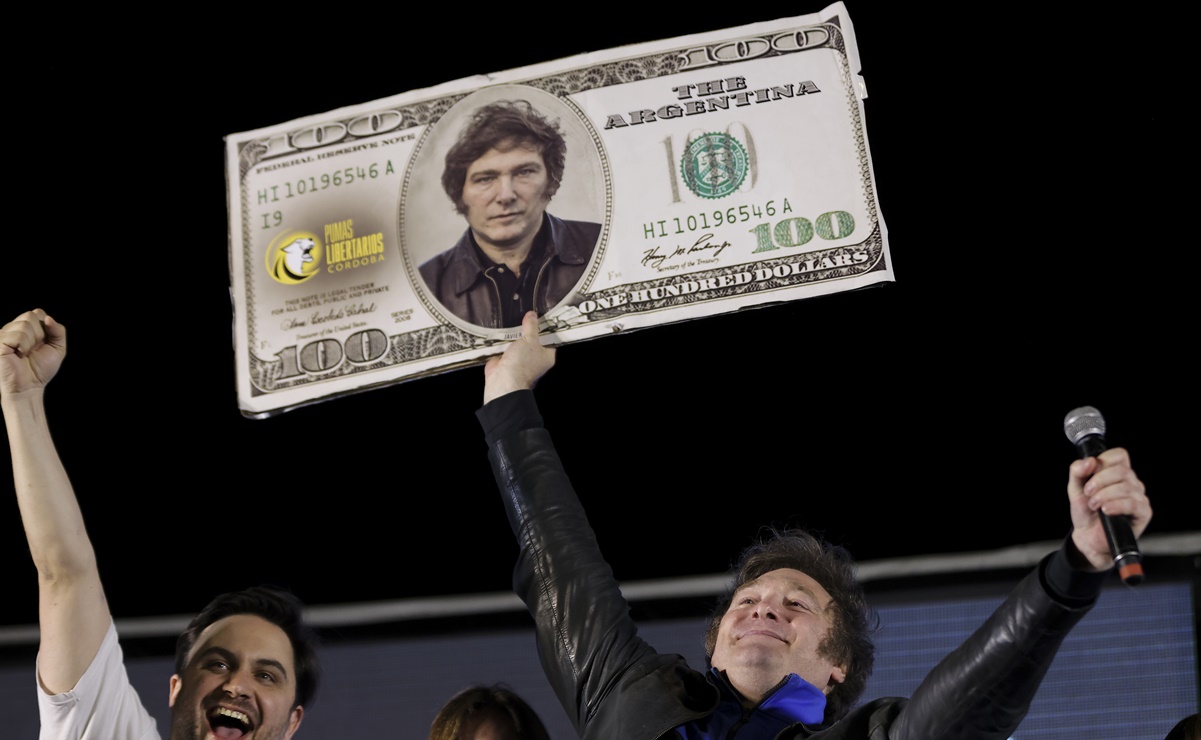 Blinken opina que la dolarización "depende de Argentina" y apoya su acuerdo con el FMI
