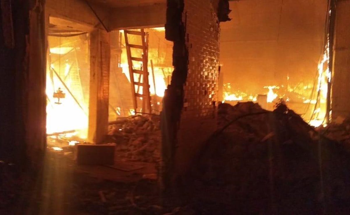 Confirman dos fallecidos por incendio en mercado de La Merced
