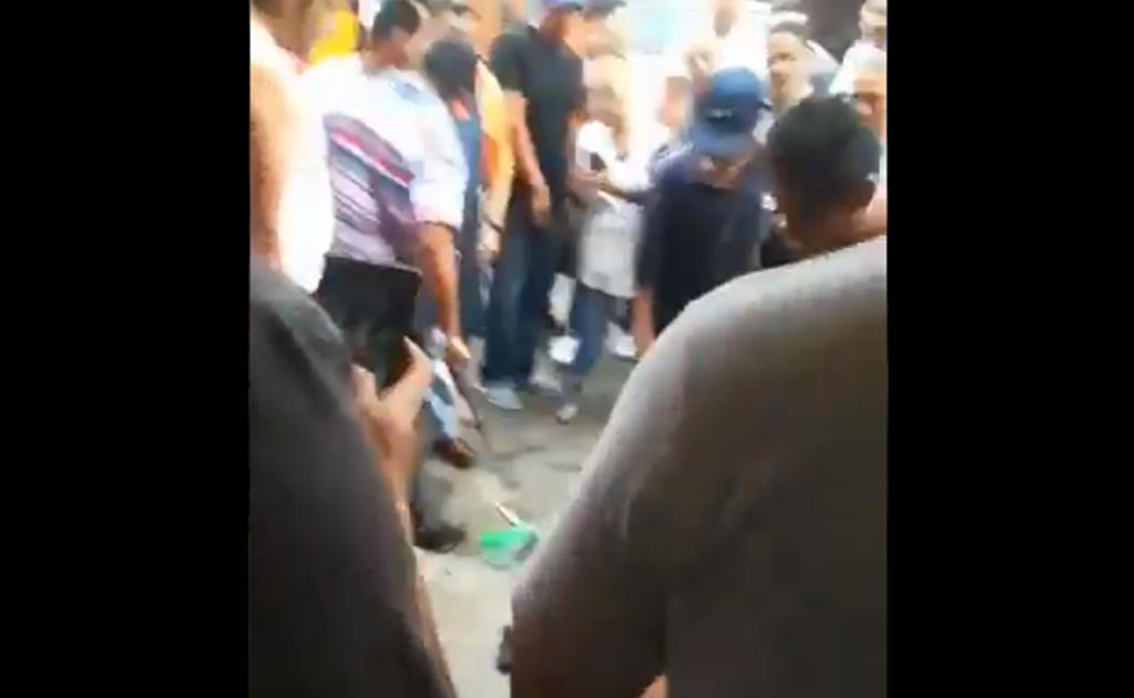 Vecinos graban golpiza a presunto delincuente en la San Felipe 