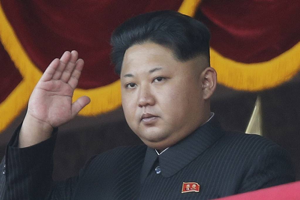 Norcorea celebra el 85° aniversario de su ejército con maniobras militares