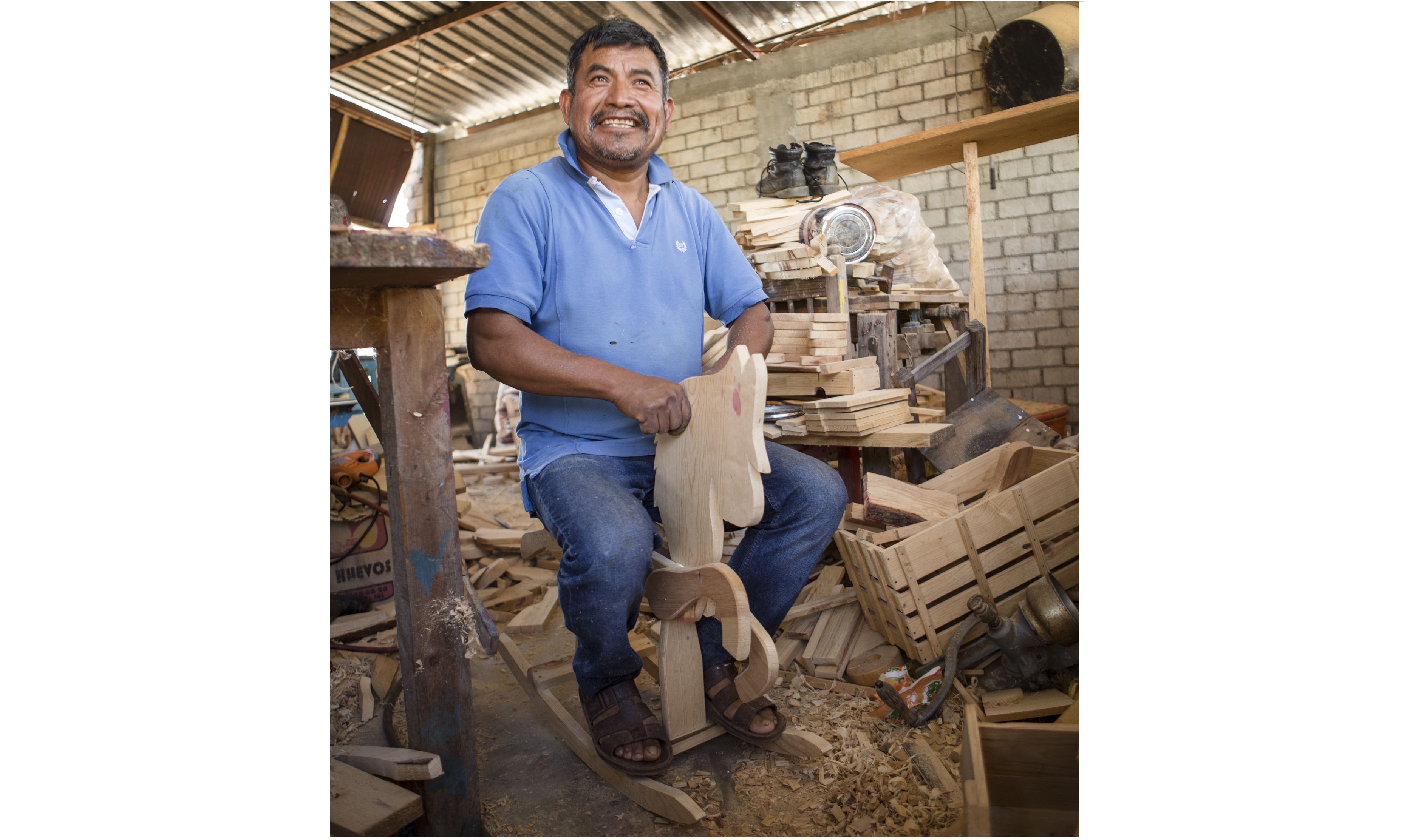 Nostalgia oaxaqueña: juguetes de madera, tradición que resiste a pie de carretera