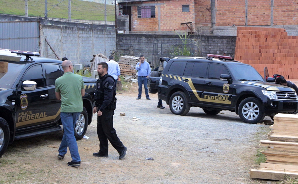 Hombres armados asaltan aeropuerto de Sao Paulo; roban 750 kilos de joyas 