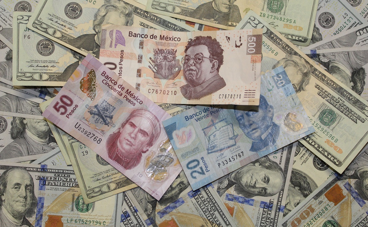 Peso mexicano tiene su peor día frente al dólar en más de 2 meses