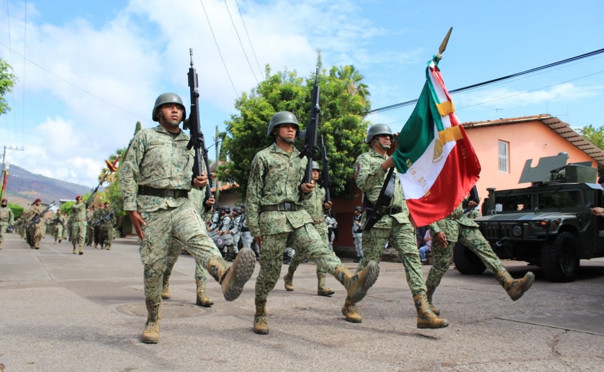 Desfila Ejército y Guardia Nacional en Aguililla, Michoacán, tierra de “El Mencho”