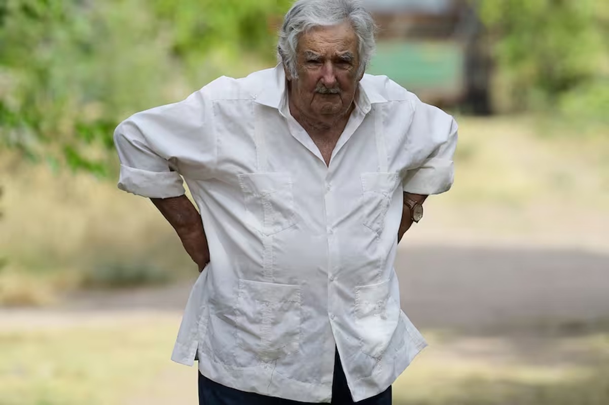"Los trabajadores no somos parásitos": la reacción de Pepe Mujica al discurso de Milei en Davos