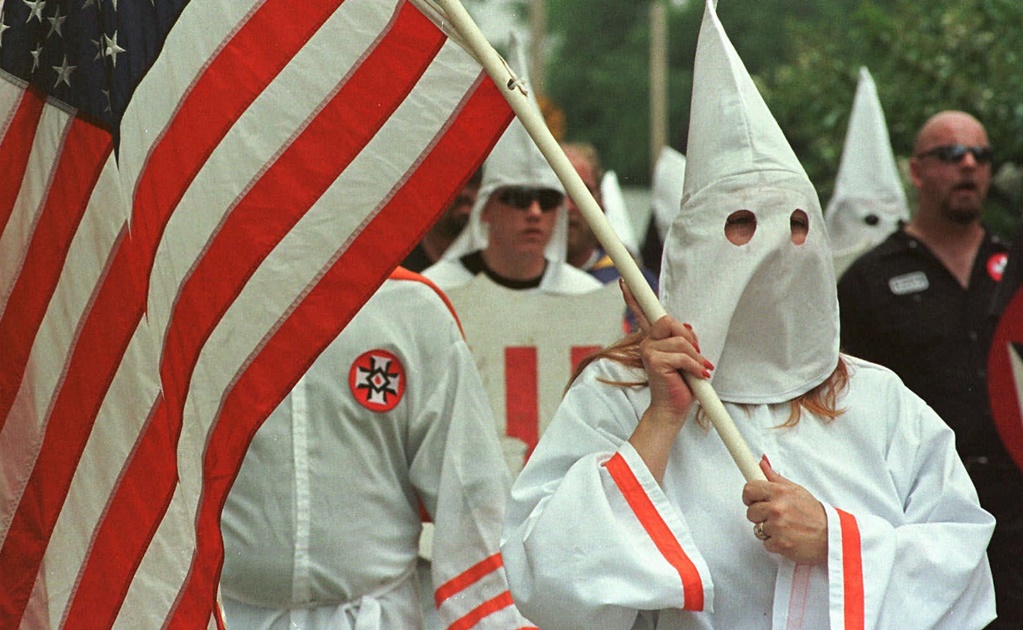 Revela Anonymous identidad de miembros del KKK