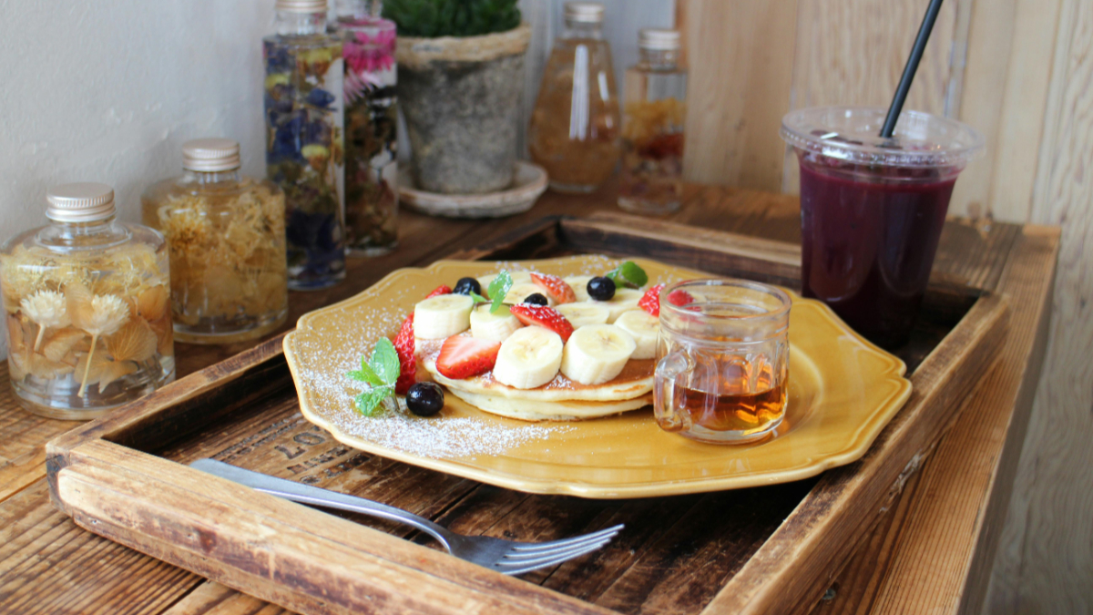 Los 3 tipos de alimentos que no pueden faltar en el desayuno para vivir más años según un experto en longevidad