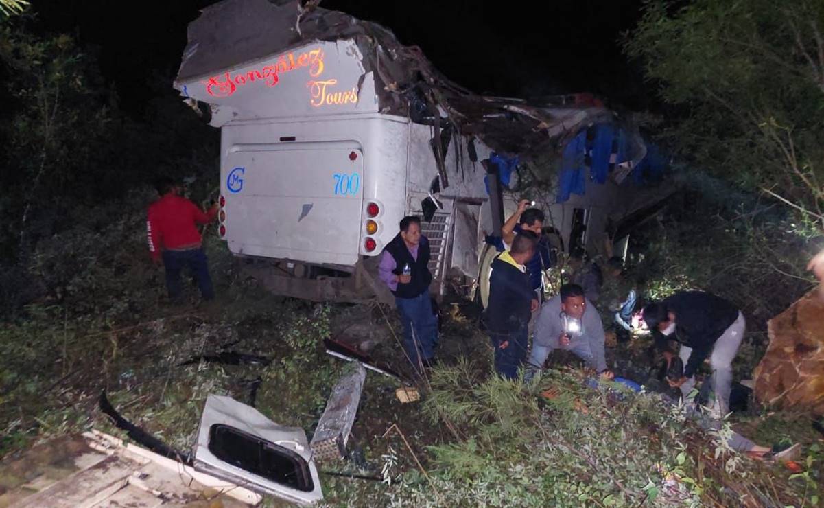 Confirman 3 muertos y 36 heridos en accidente de autobús en Oaxaca