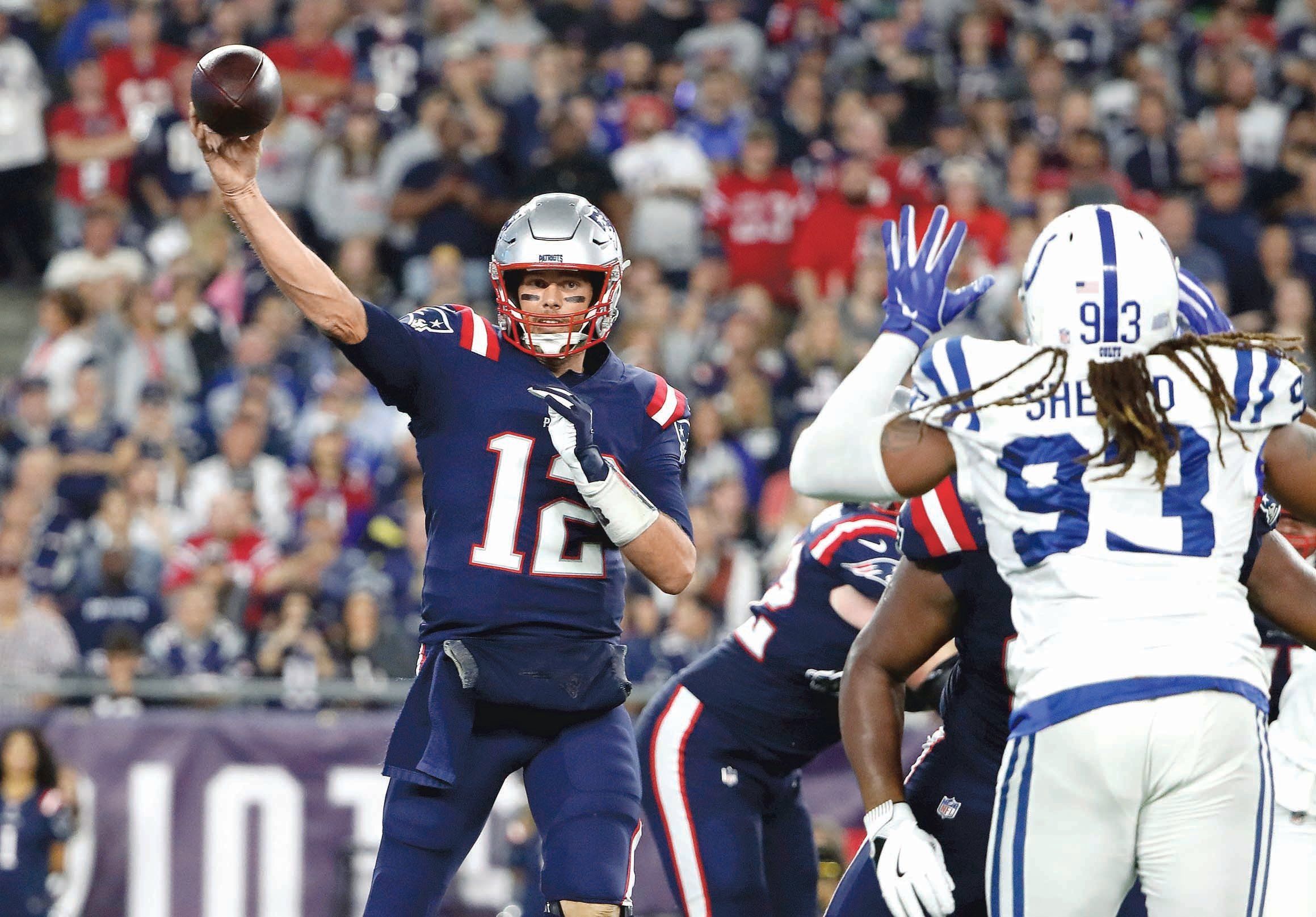 Tom Brady domina a placer a los Colts