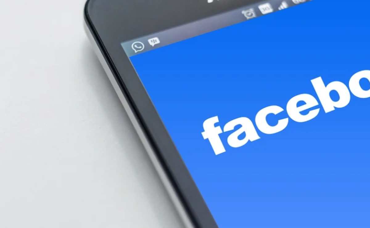 Junta supervisora de Facebook critica trato preferencial a famosos 