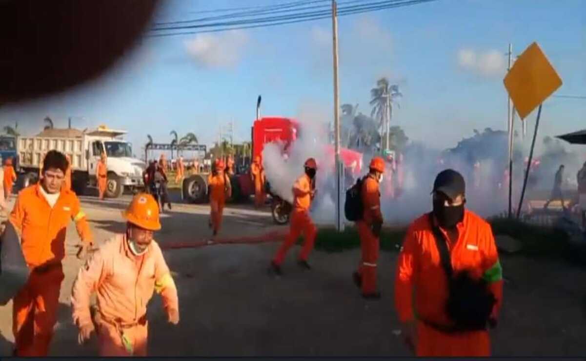 Trabajadores denuncian agresiones en paro de Dos Bocas; reportan al menos 3 heridos