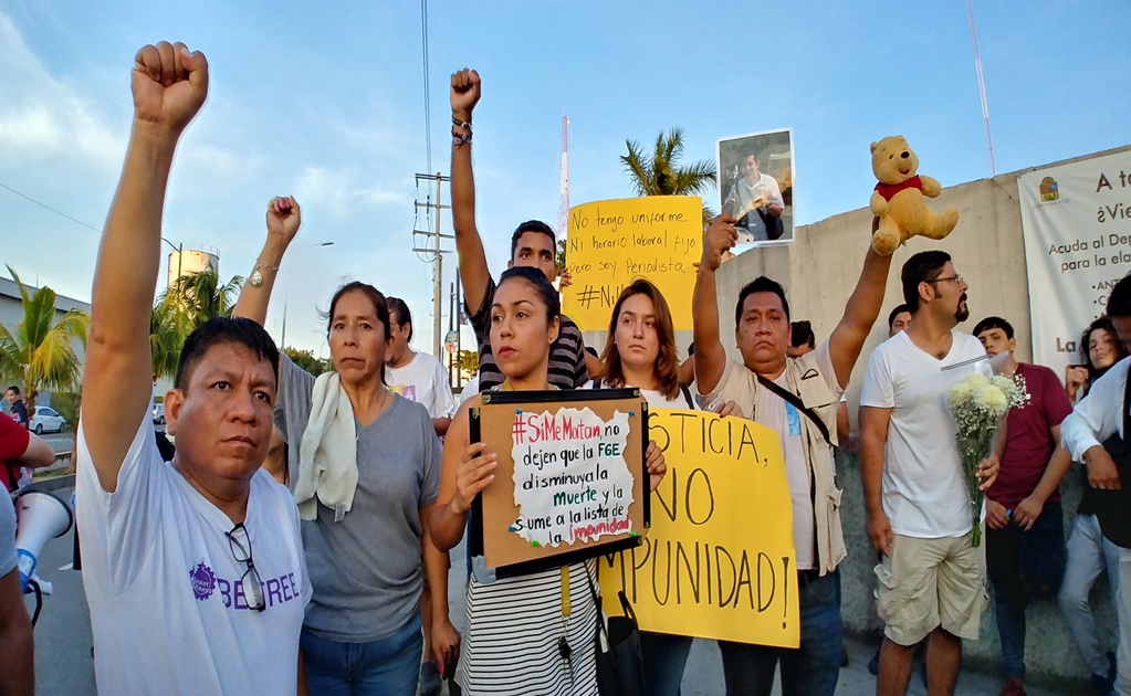 Periodistas marchan en Cancún; exigen justicia para Javier Valladares