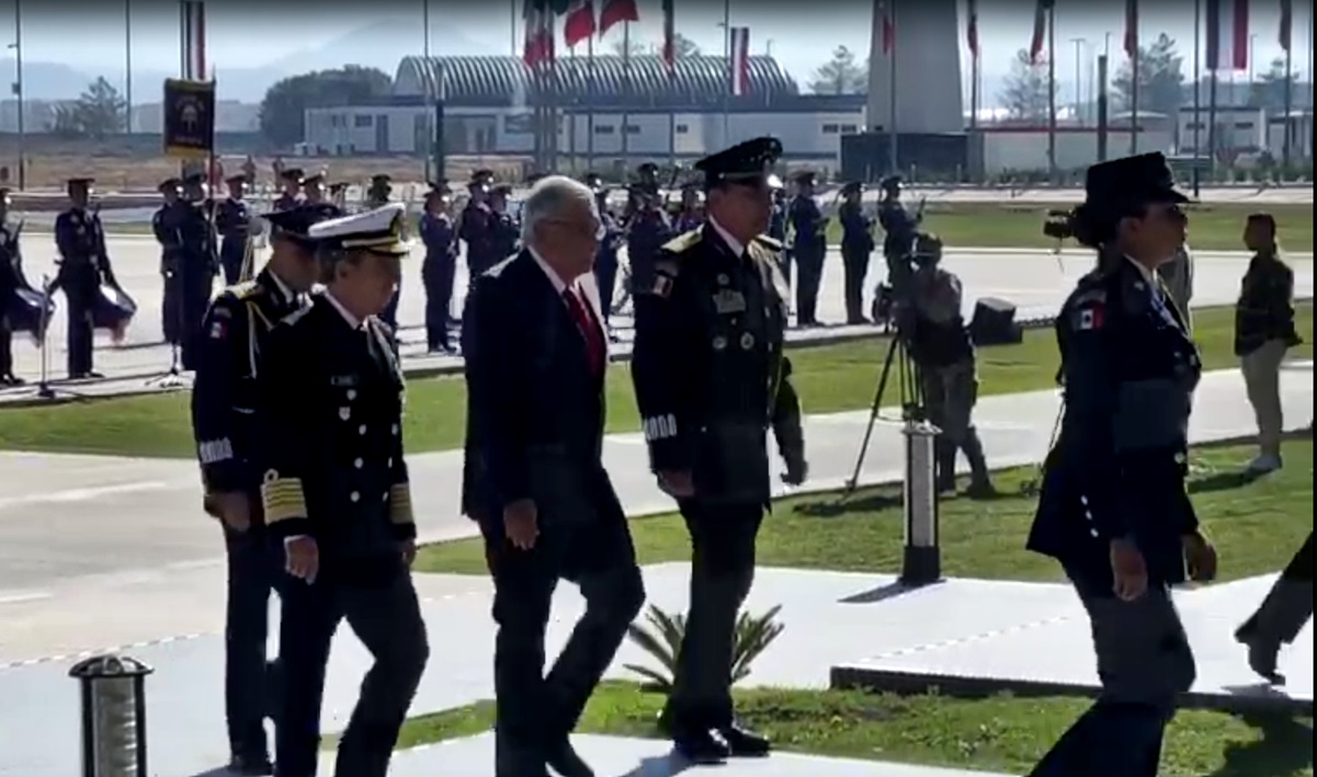 AMLO encabeza ceremonia por el Día de la Fuerza Aérea Mexicana en Santa Lucía