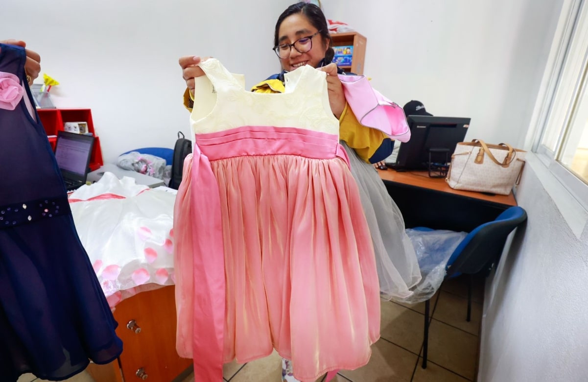 Hacen campaña de donación para que niñas de casa hogar en Toluca tengan vestidos para acudir a los XV años de compañeras 