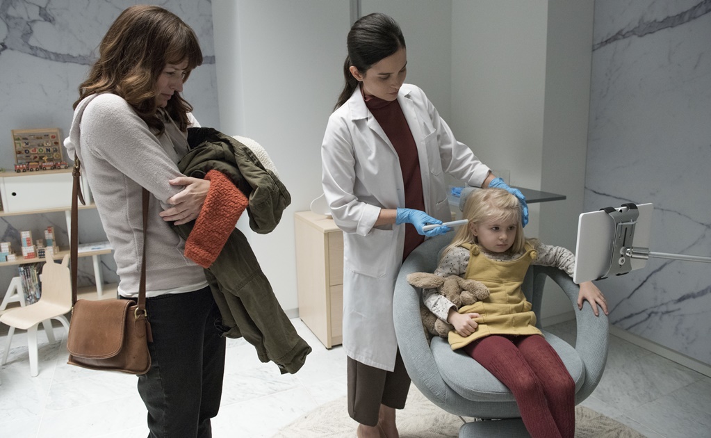 Jodie Foster explora la ansiedad de una madre por su hija en "Black Mirror" 
