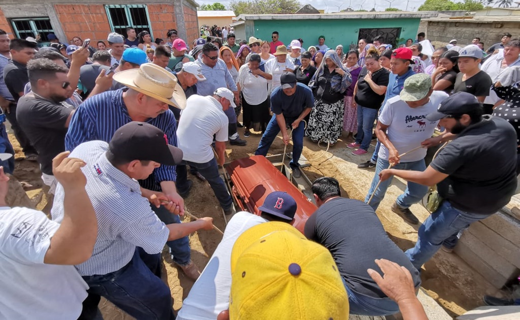 Sepultan a 5 víctimas de multihomicidio en Oaxaca