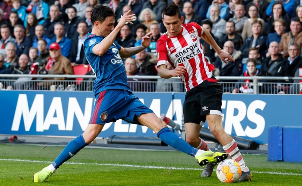 'Chucky' anota acrobático gol para salvar al PSV