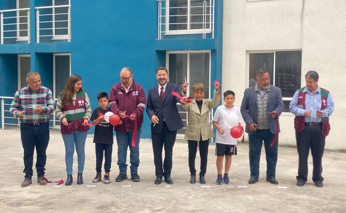 Martí Batres entrega unidad habitacional en Álvaro Obregón