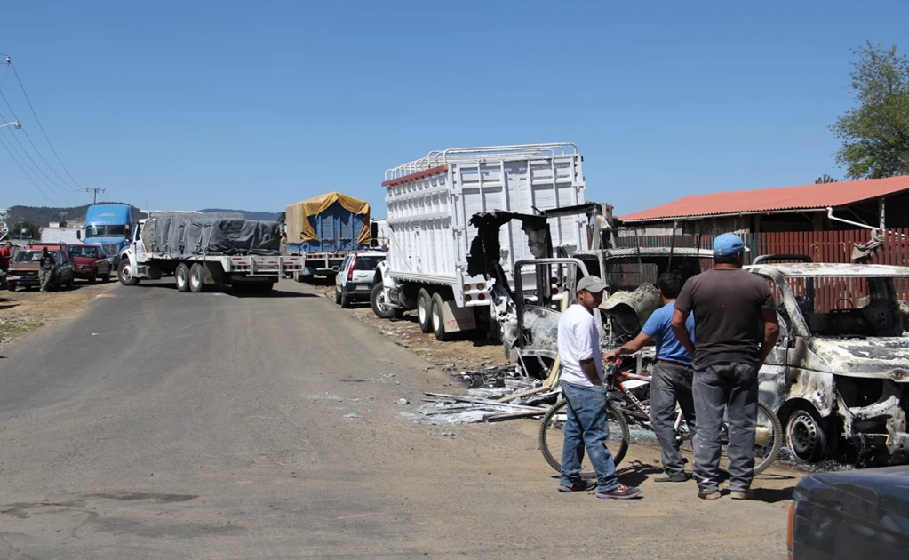 Pobladores de Nahuatzen vuelven a bloquear carretera Pátzcuaro-Paracho