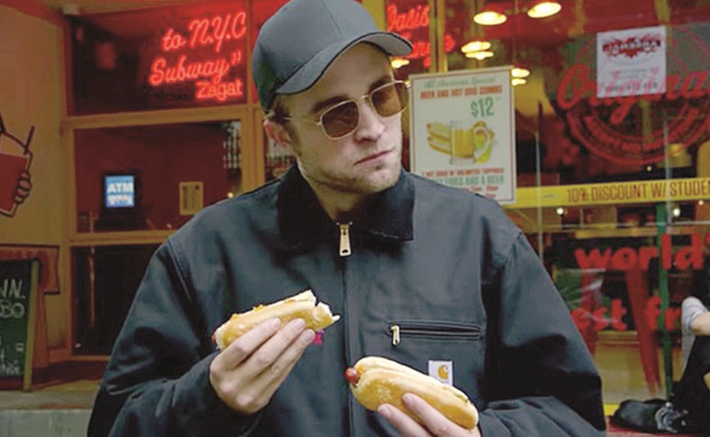Robert Pattinson, en busca de hot dogs