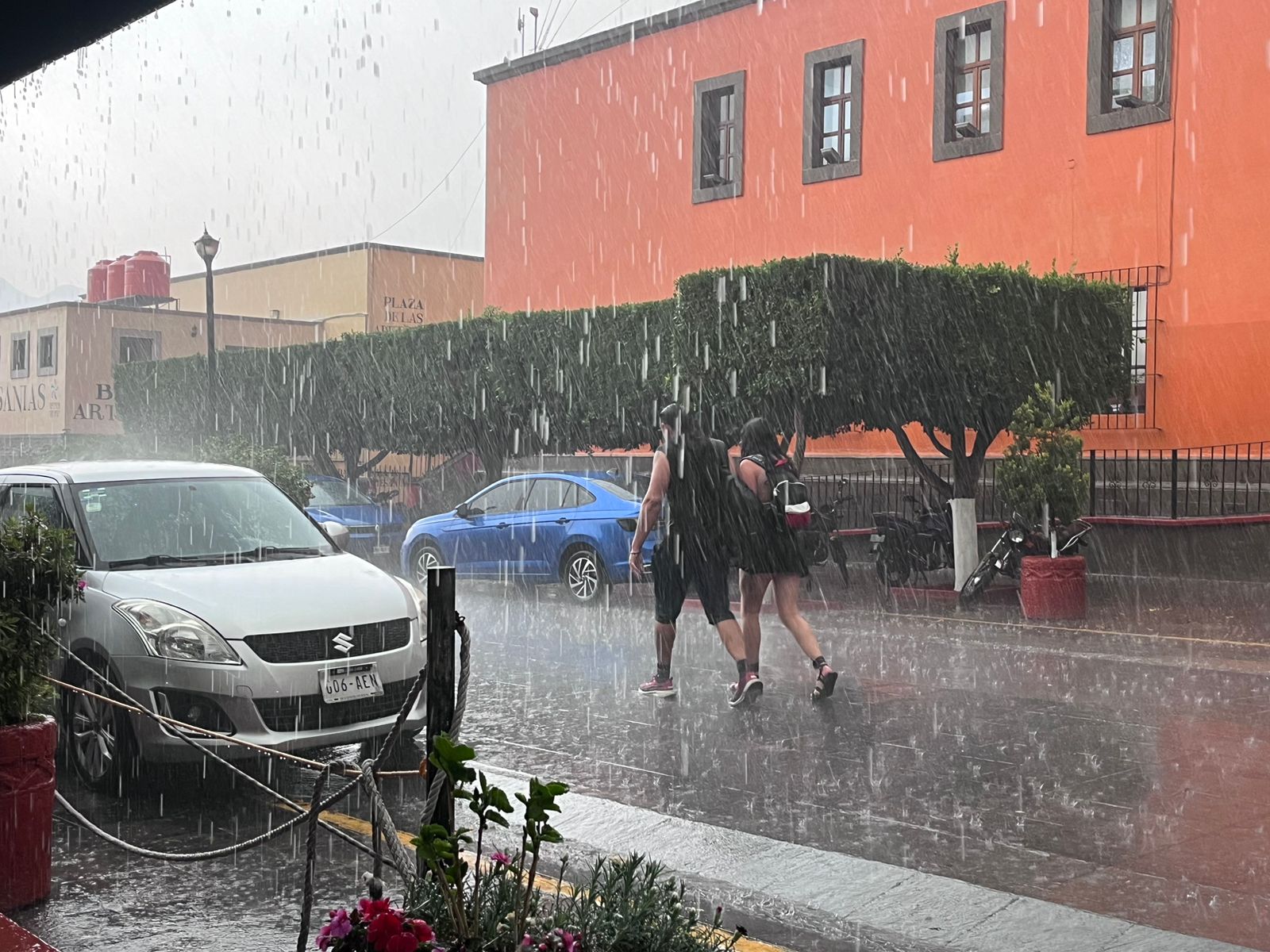 VIDEO Cae lluvia intensa en Tepotzotlán, Estado de México