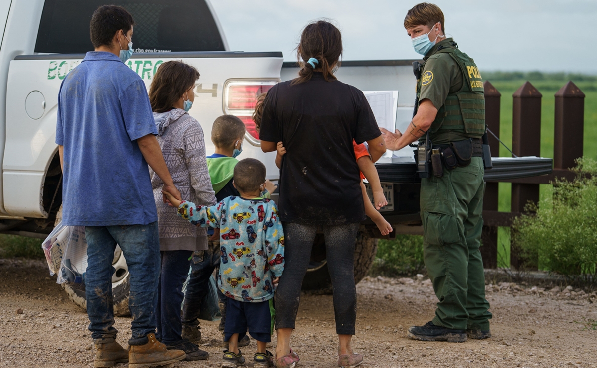 Renuevan medida sanitaria para expulsar a migrantes de EU