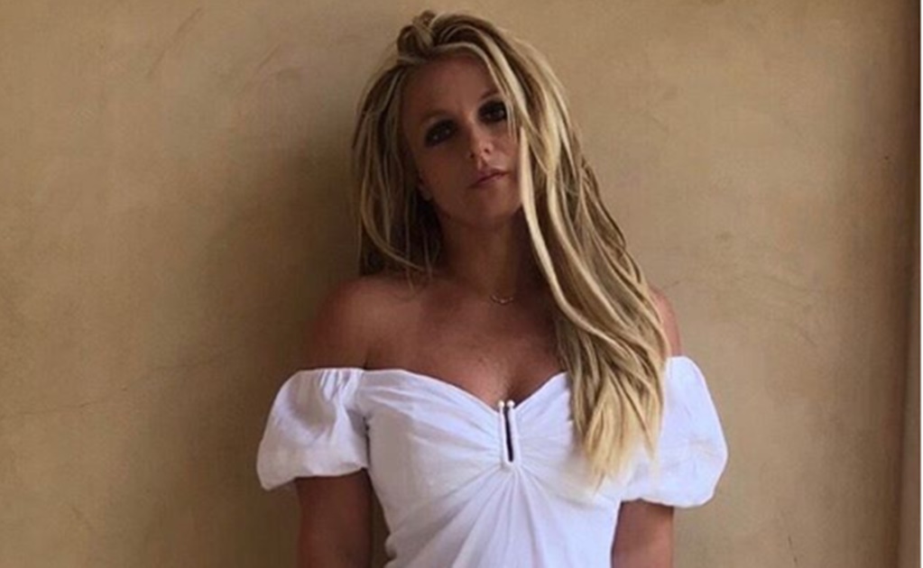 Britney Spears responde a paparazzi que la mostró con kilos de más