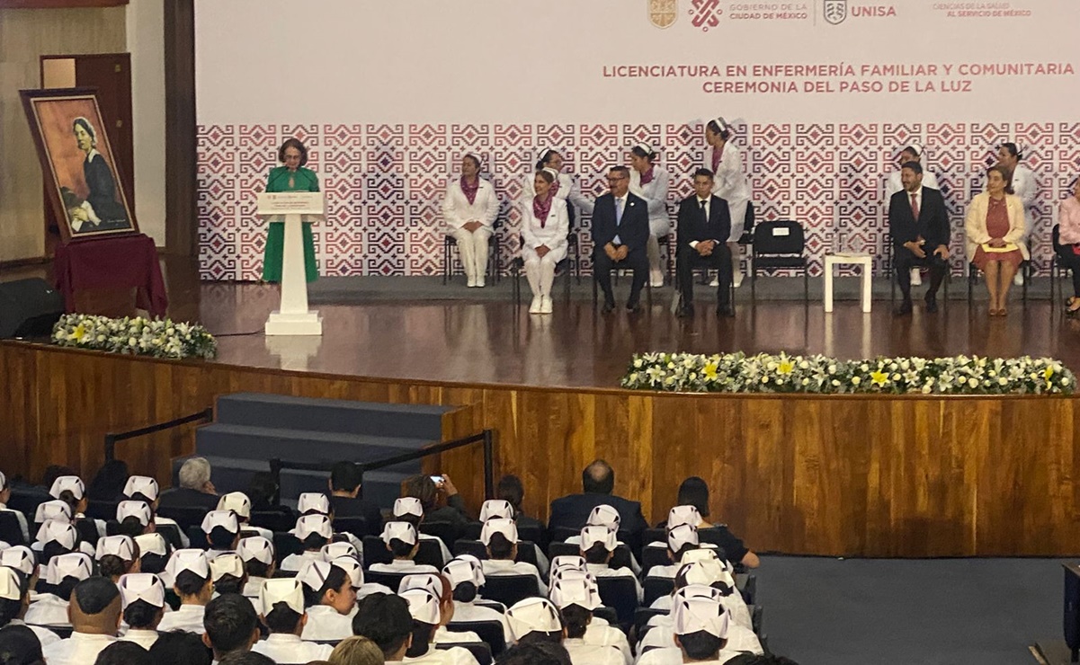 Concluye preparación académica de primera generación de enfermería de la Universidad de la Salud