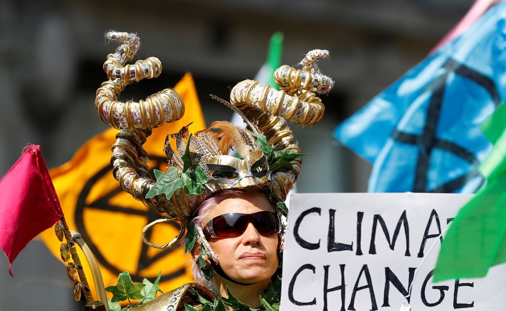 Thousands block London roads to demand action on climate change