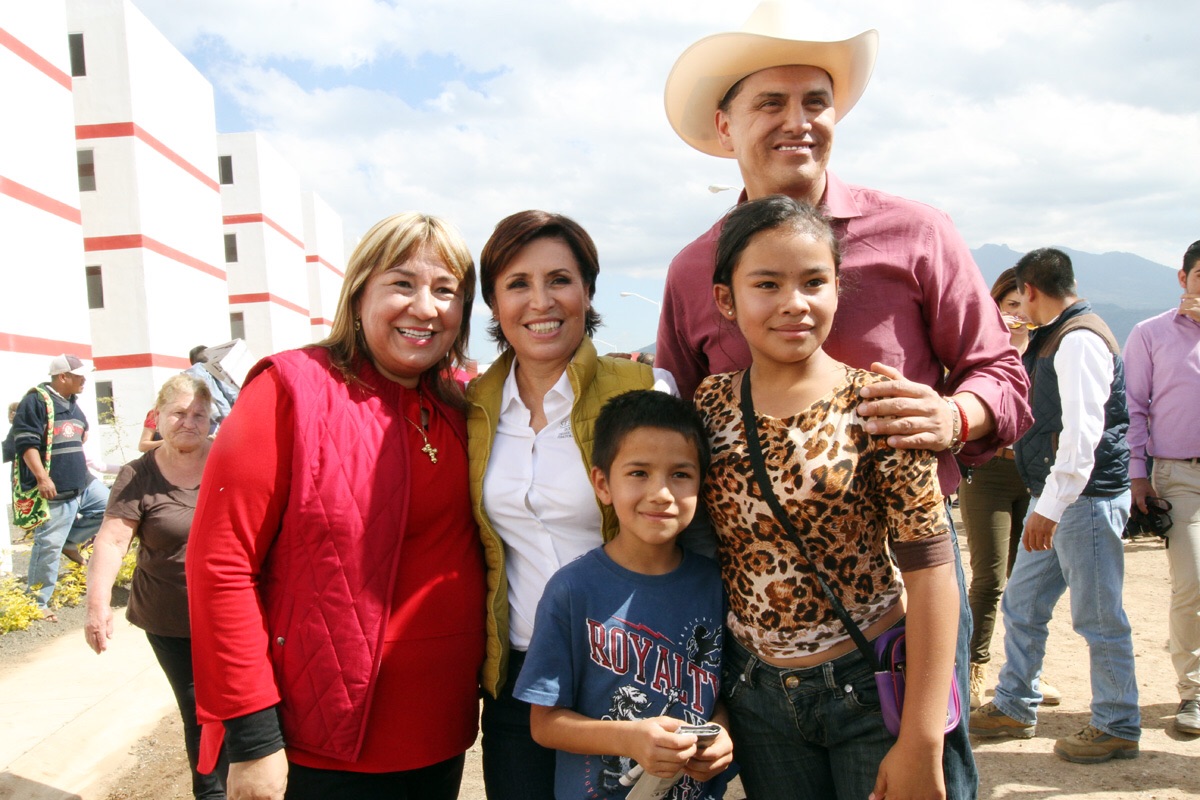 Rosario Robles entrega viviendas en Nayarit