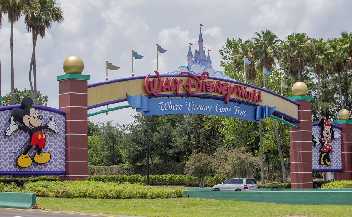 Disneylandia planea despedir a 28 mil trabajadores por crisis del Covid-19
