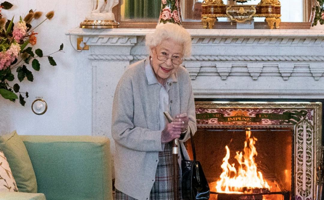 La reina Isabel II enfrentó en silencio una batalla contra el cáncer, revela libro