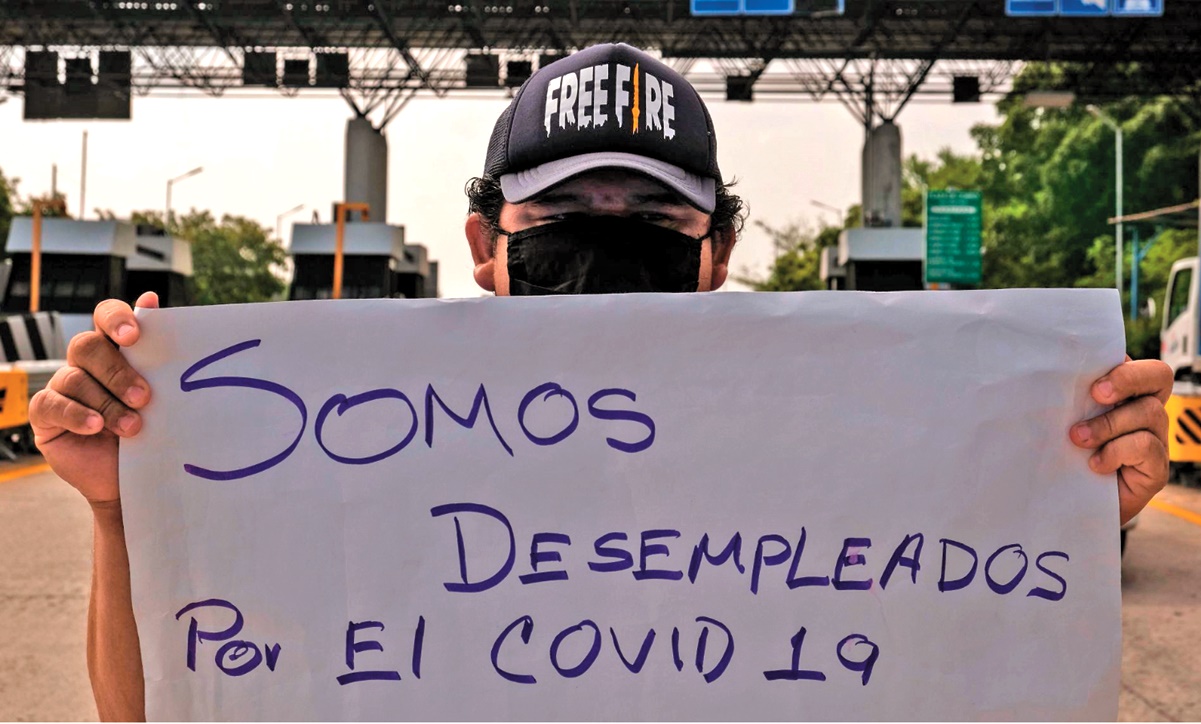 Creció pobreza laboral en México por pandemia de Covid: Coneval
