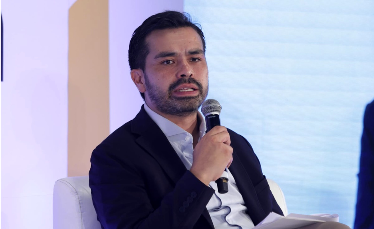 Álvarez Máynez a favor de que México participe en la prueba PISA