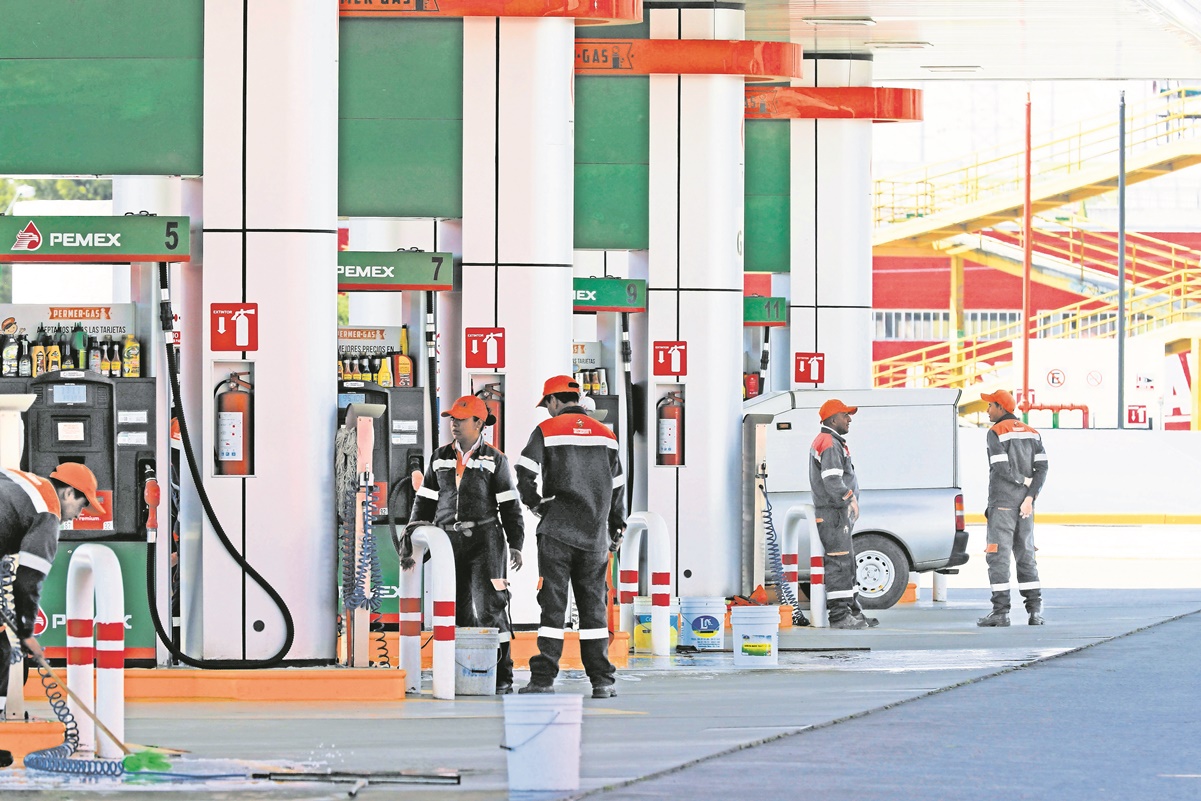 Cofece pide a gobierno incentivar competencia en venta de gasolina