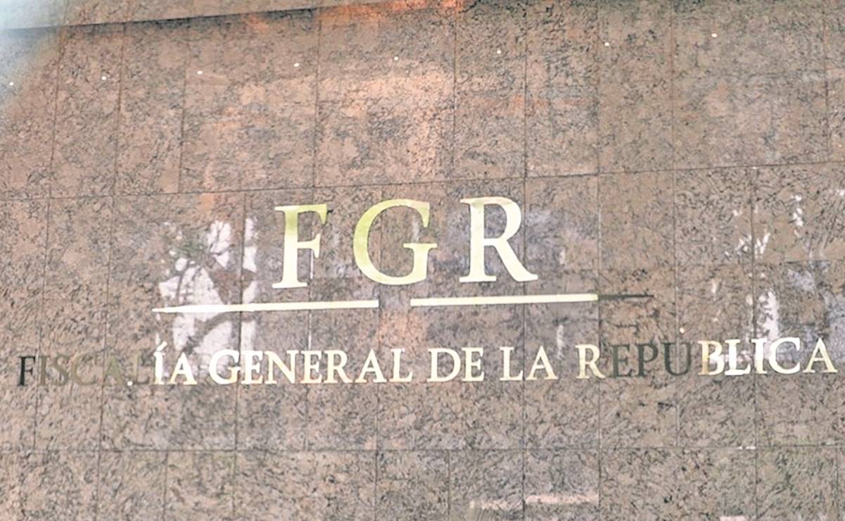 FGR investiga a funcionarios de Hacienda; los acusa de modificar licitaciones en curso 