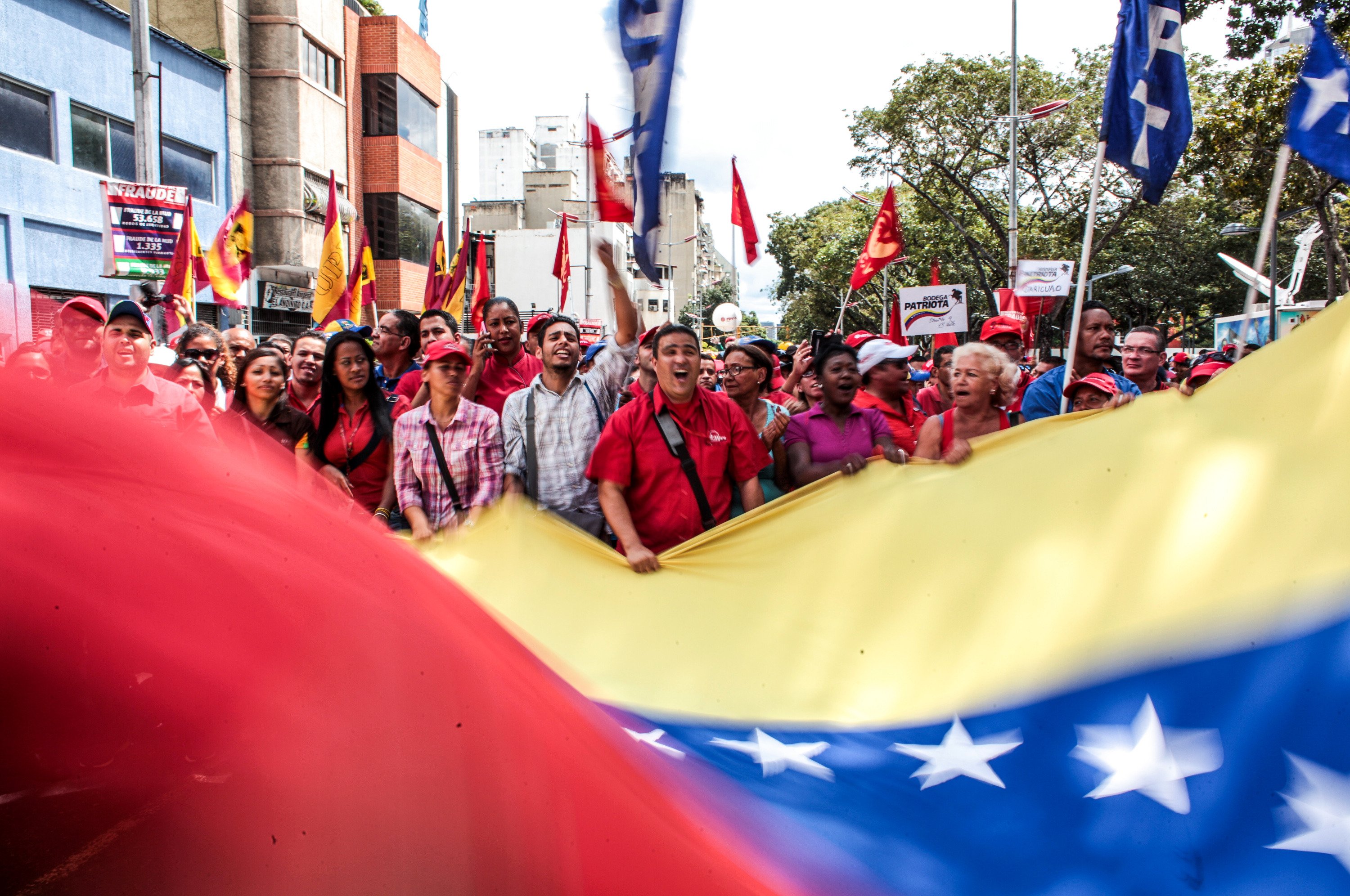 Diálogo lleva a oposición a frenar acciones contra Maduro