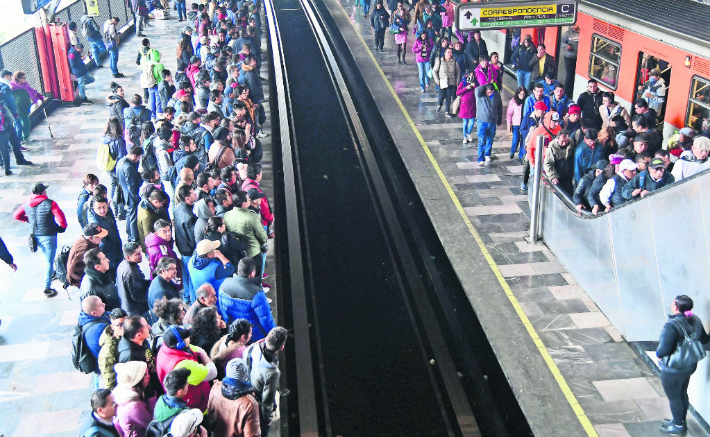 Segundo día de caos y retrasos en servicio del Metro